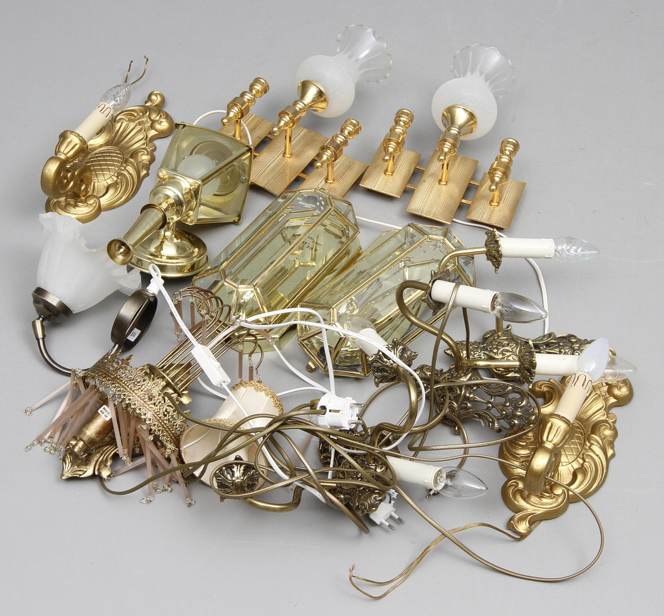 PARTI VÄGGLAMPETTER, 4 par + 4 udda, 1900-tal.