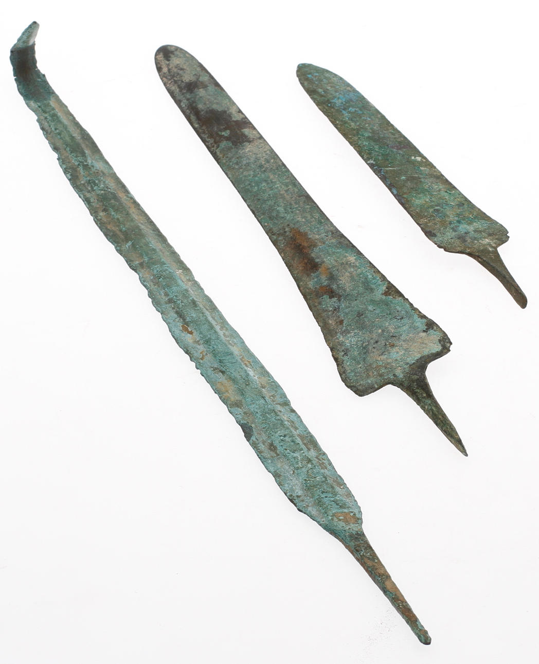 DOLKBLAD samt SPJUTSPETTS, 3 del, brons.