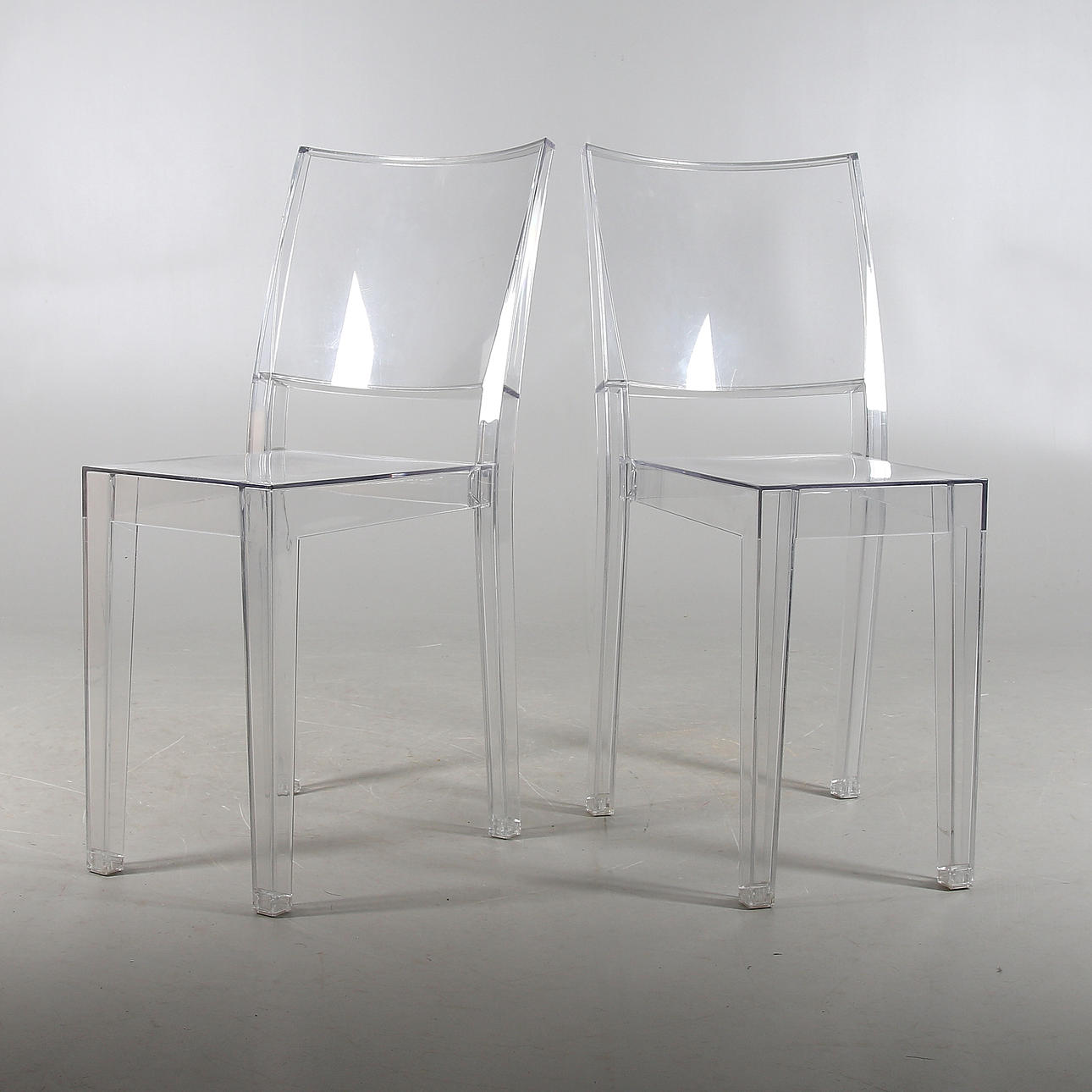 STOLAR, 2 st, plast. Philippe Starck för Kartell. 2000-tal.