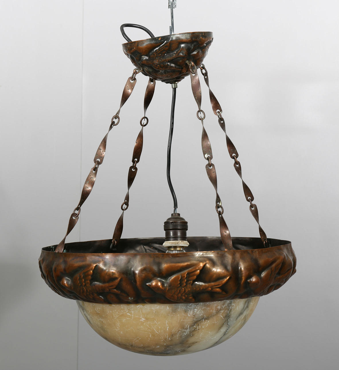 TAKLAMPA, koppar och alabasterkupa, Jugend, 1900-talets första kvartal.