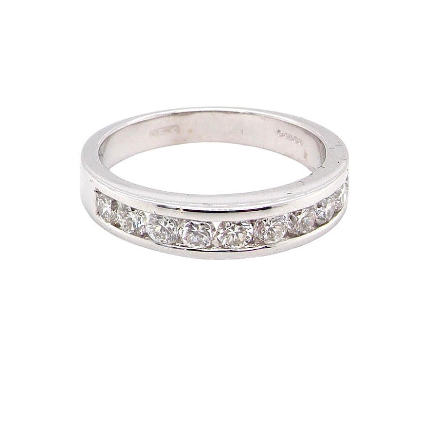 18K VITGULD & DIAMANT HALV EVIGHETSRING.