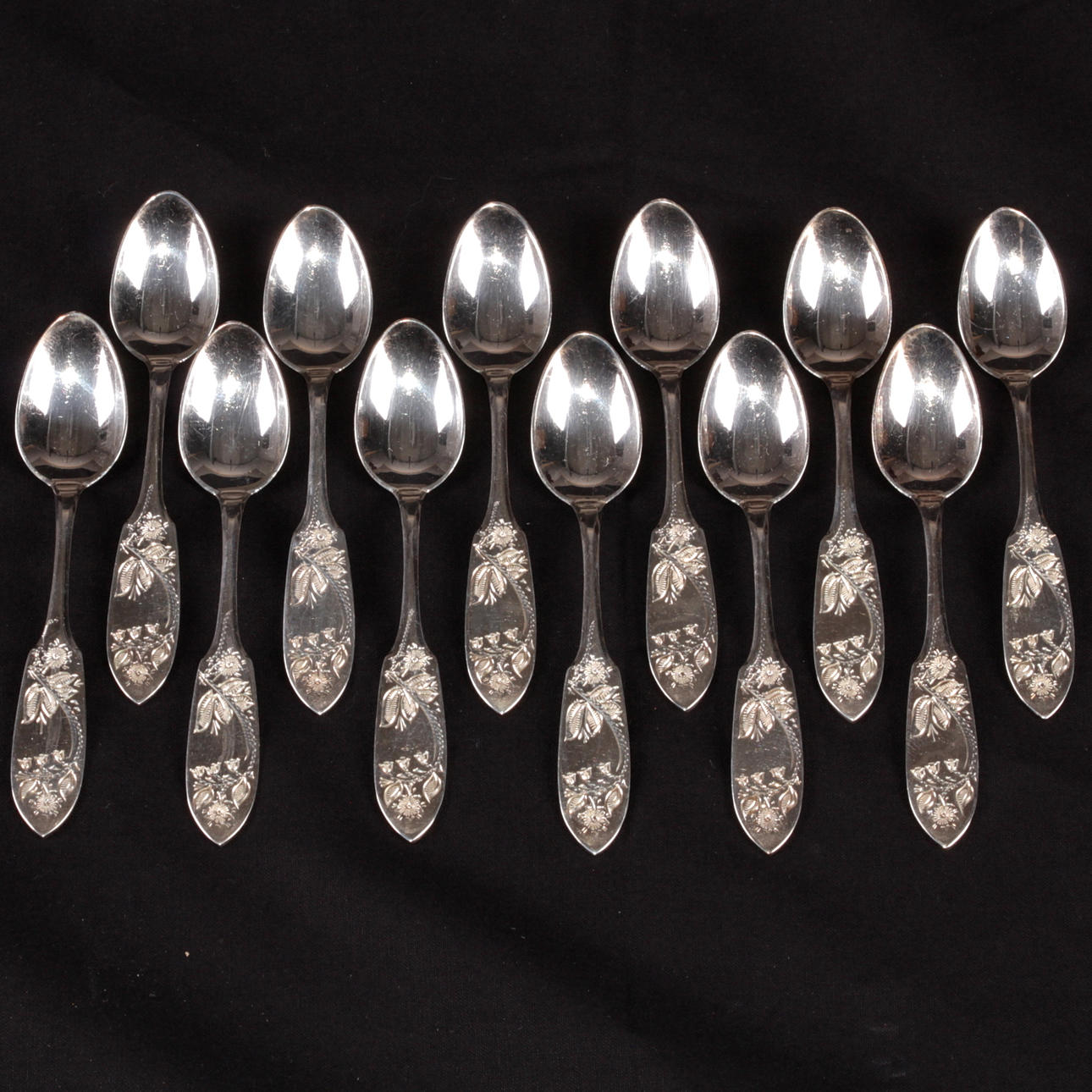 KAFFESKEDAR, 12 st. Silver, "Tornedal", Persson Aktiebolag C O, Haparanda, 1972.