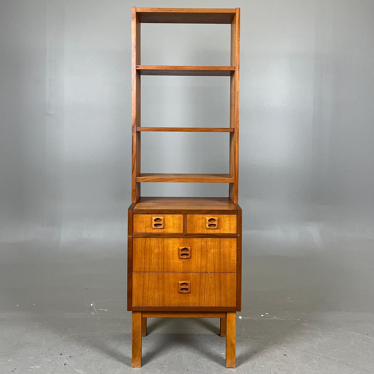 A 1950s/60s bookcase.