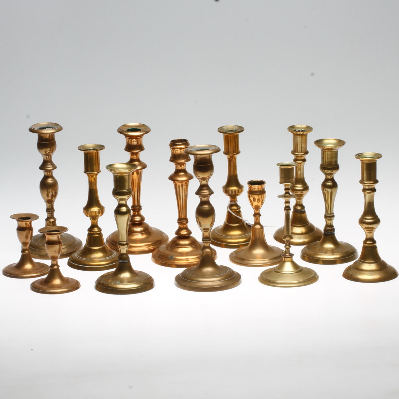 LJUSSTAKAR, mässing, 14 st, 1800/1900-tal, bl.a Skultuna No 20.