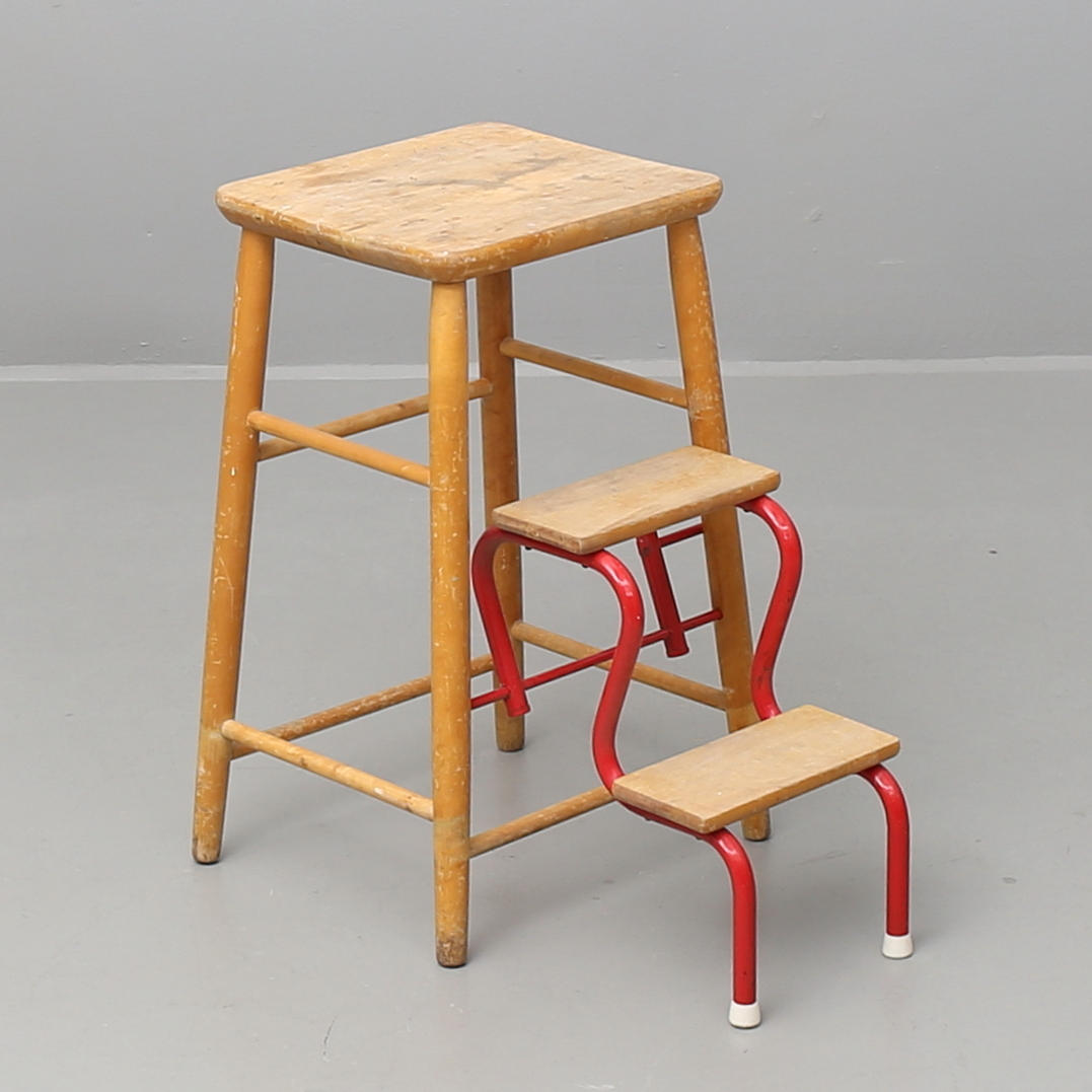 PALLSTEGE i trä och metall, 1900-tal.