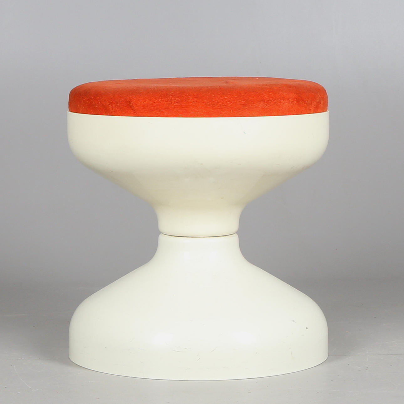 SITTPALL, plast, 1900-talets andra hälft.