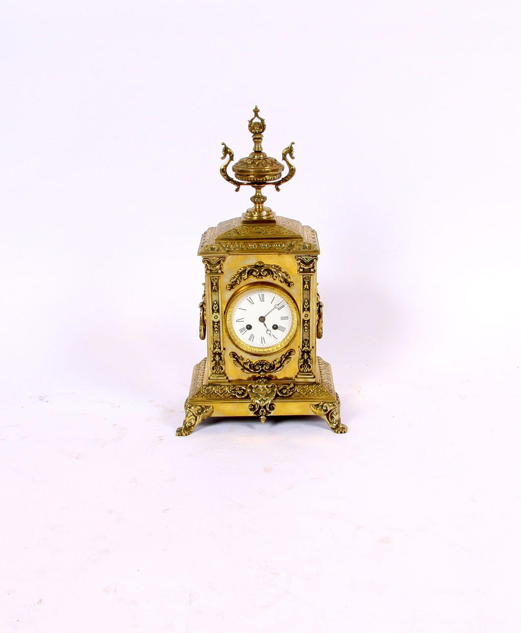 MANTEL KLOCKA runt 1900.