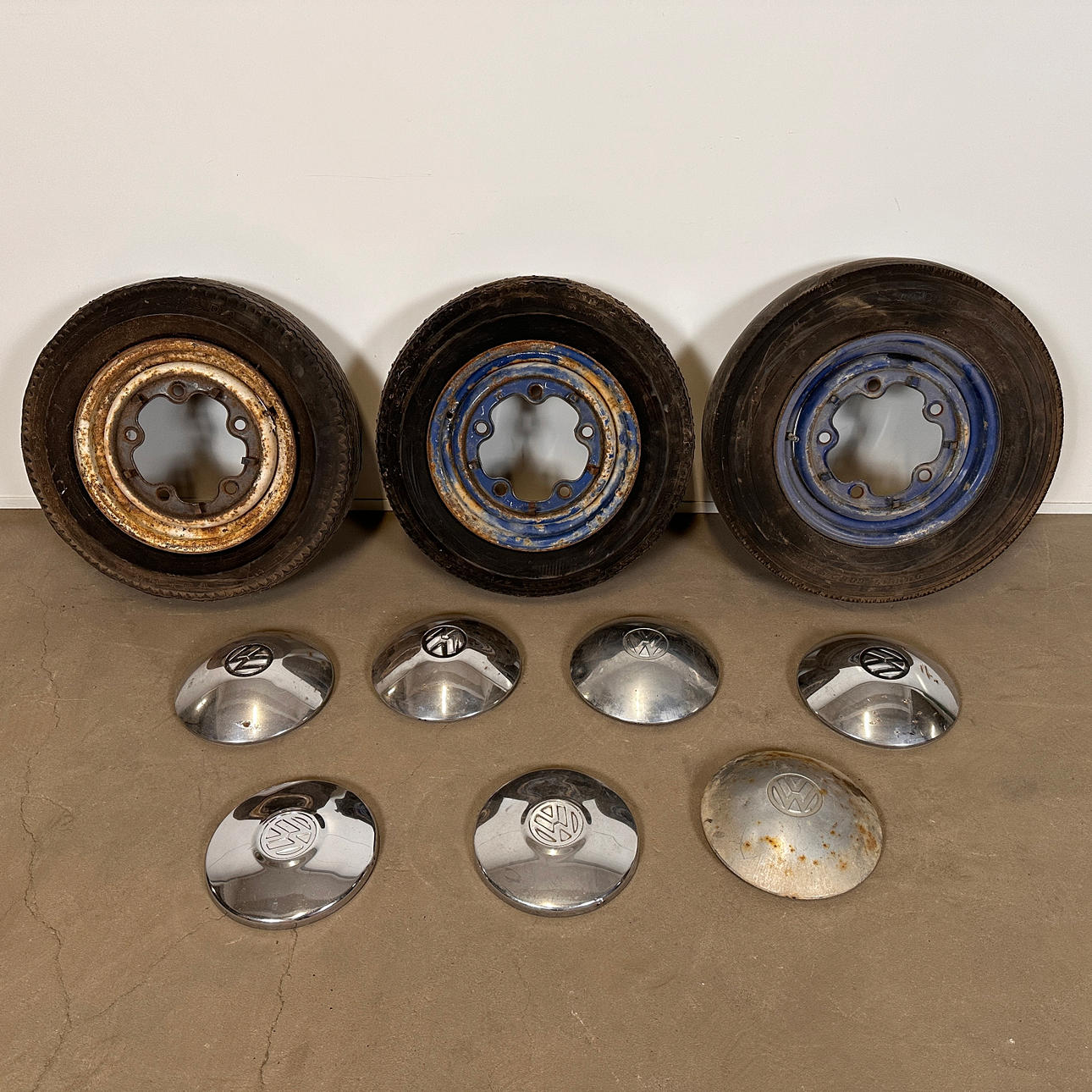 VW TYP 2, rims & hubcaps, 10 pieces, 1950s-70s. Vehicles, Boats & Parts ...