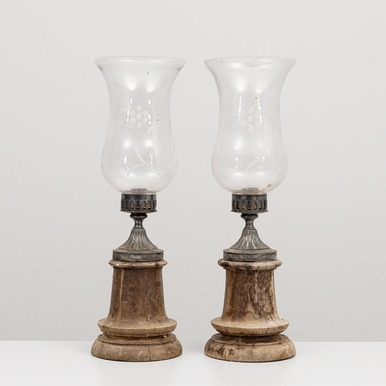 LYKTOR, ett par, klassicistisk stil, omkring 1900.