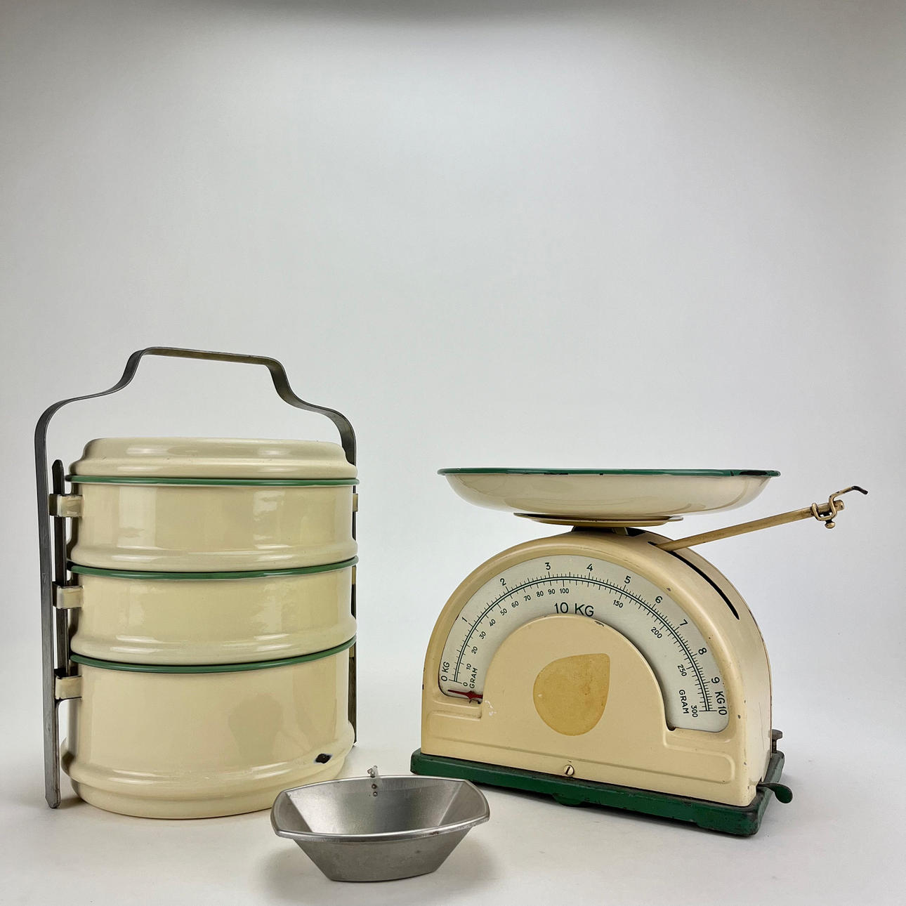 VÅG OCH MATHÄMTARE, emalj, Kockums.