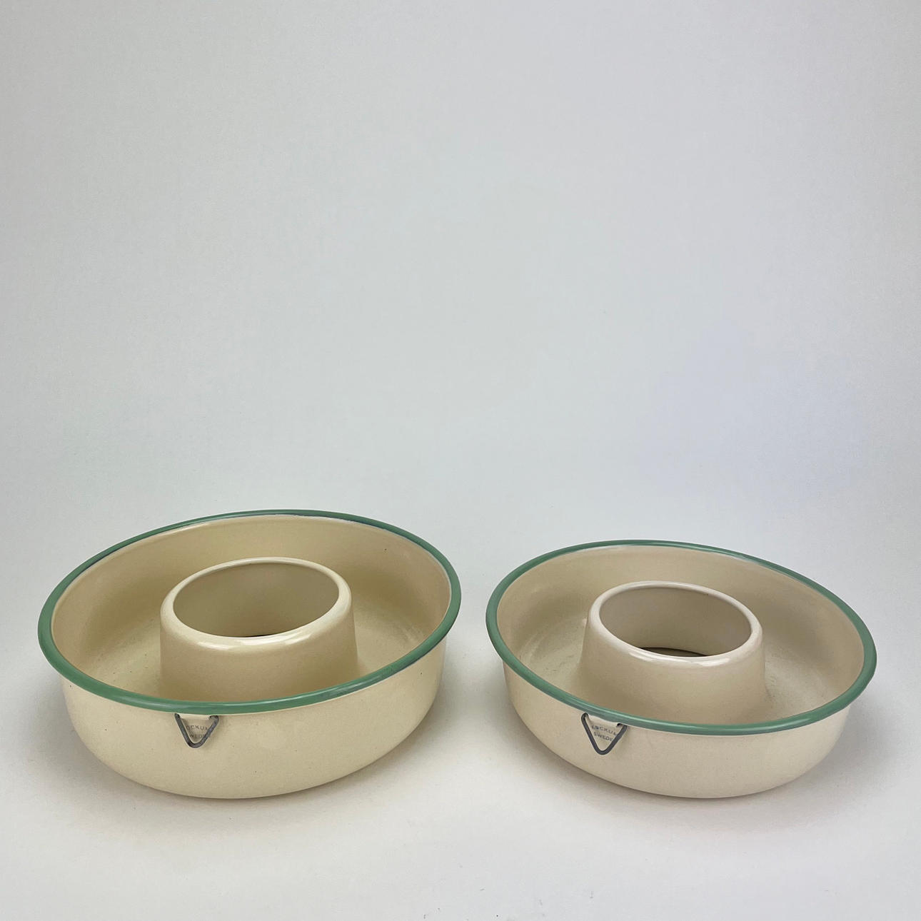 BAKFORMAR, 2 st, emalj, Kockums.