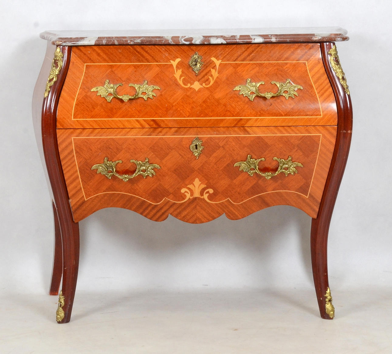 BYRÅ, 2 lådig, med intarsia, rokokostil, 1900-tal.