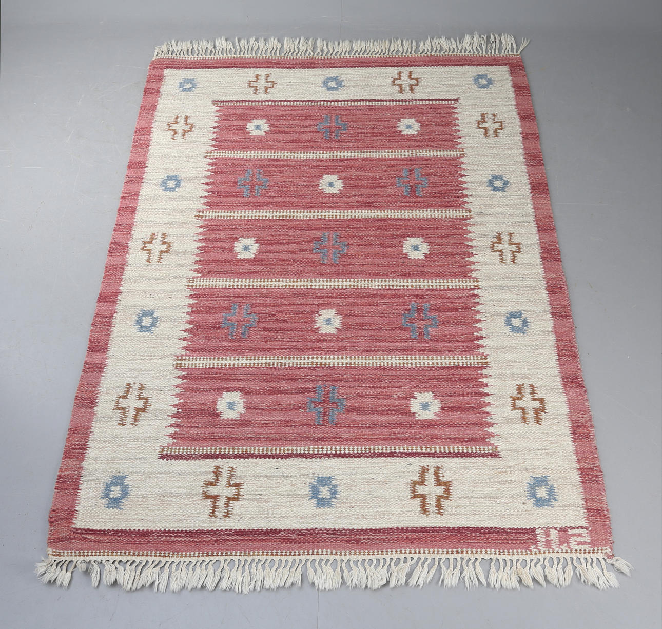 MATTA, röllakan, 190 x 145 cm, signerad SN.