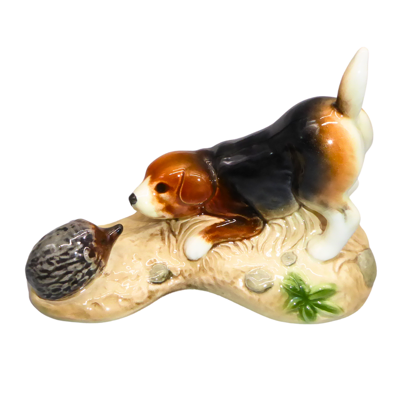 GOEBEL PORZELLANFIGUR: BEAGLE MIT IGEL.