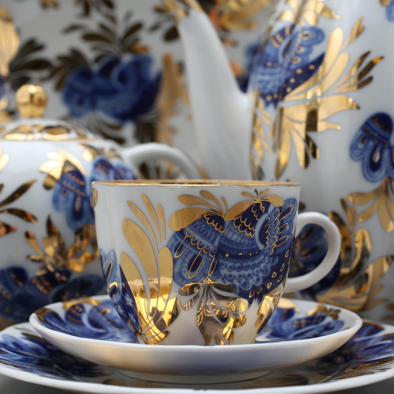 KAFFESERVIS, 39 delar, "Golden Garden", The (Leningrad) Lomonosov Porcelain Factory, Ryssland.