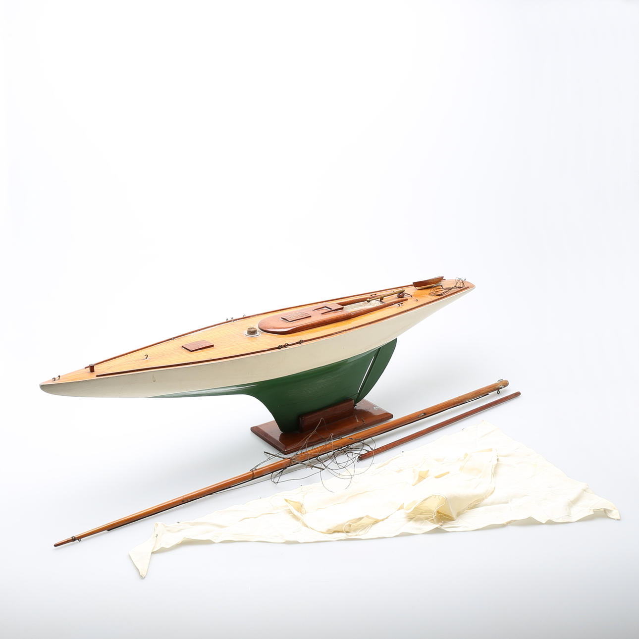 MODELLBÅT, Segelbåt, trä.