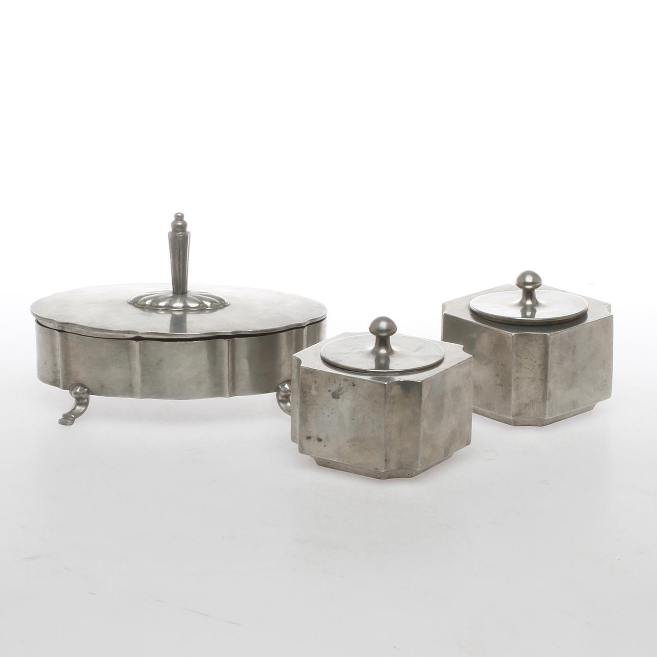 BLÄCKHORN, 2 st, BURK, med lock, tenn, Edvin Ollers, 1900-talets första hälft.