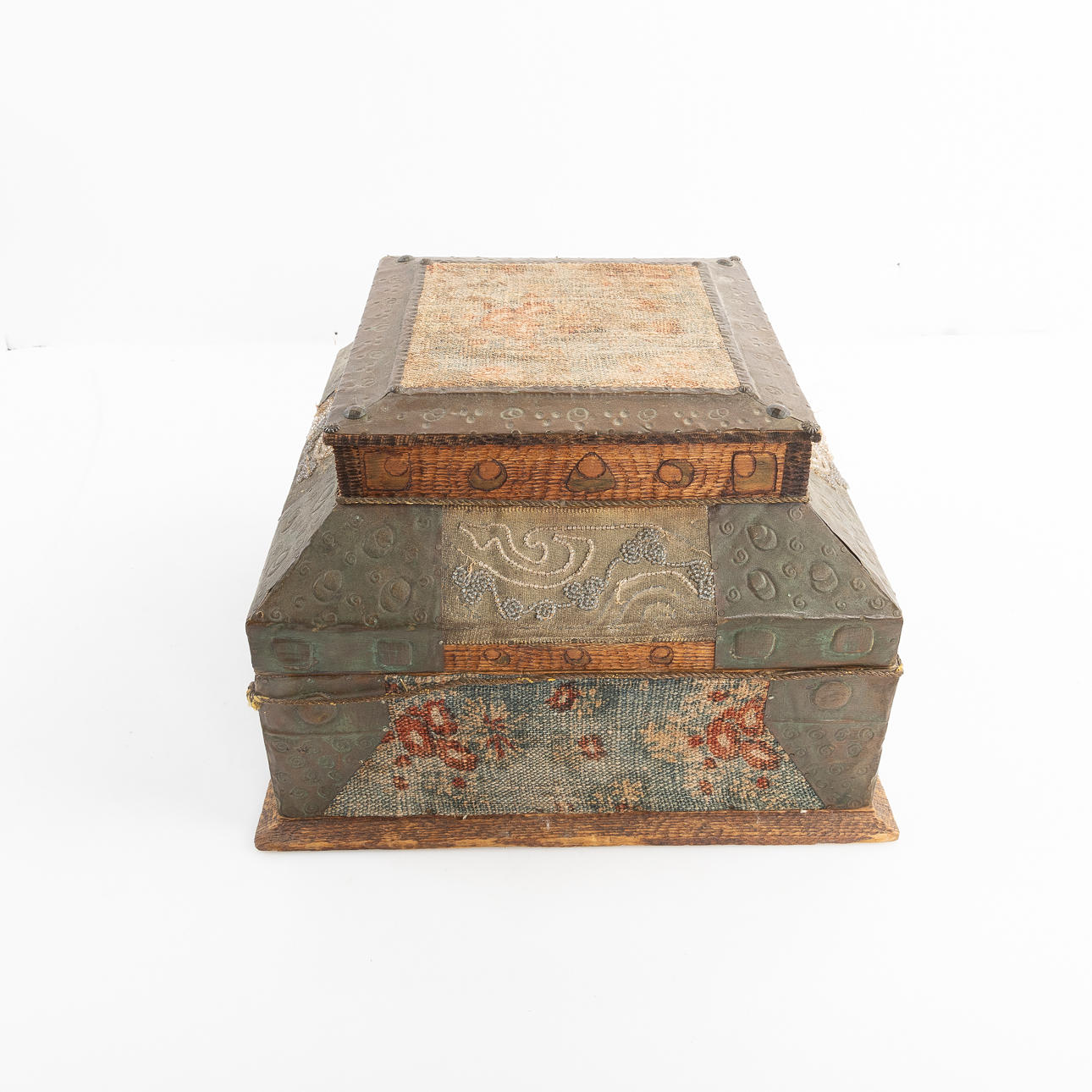 ASK / LÅDA MED LOCK, senjugend, 1910-/20-tal.