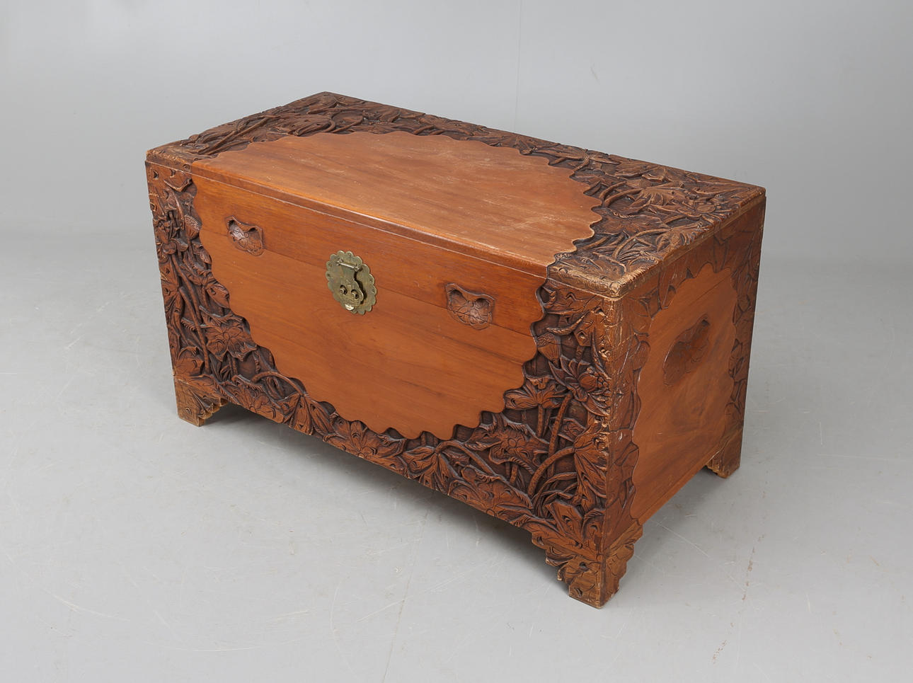 KAMFERKISTA, med lås och nyckel, 1900-tal.