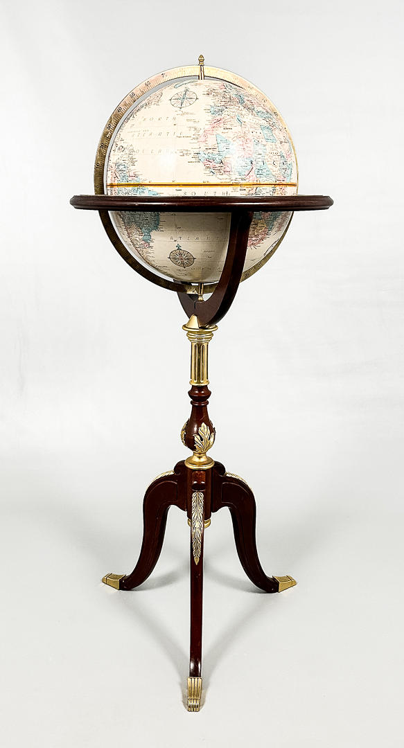 GOLVJORDGLOB, trä, mässing, 1900-tal.