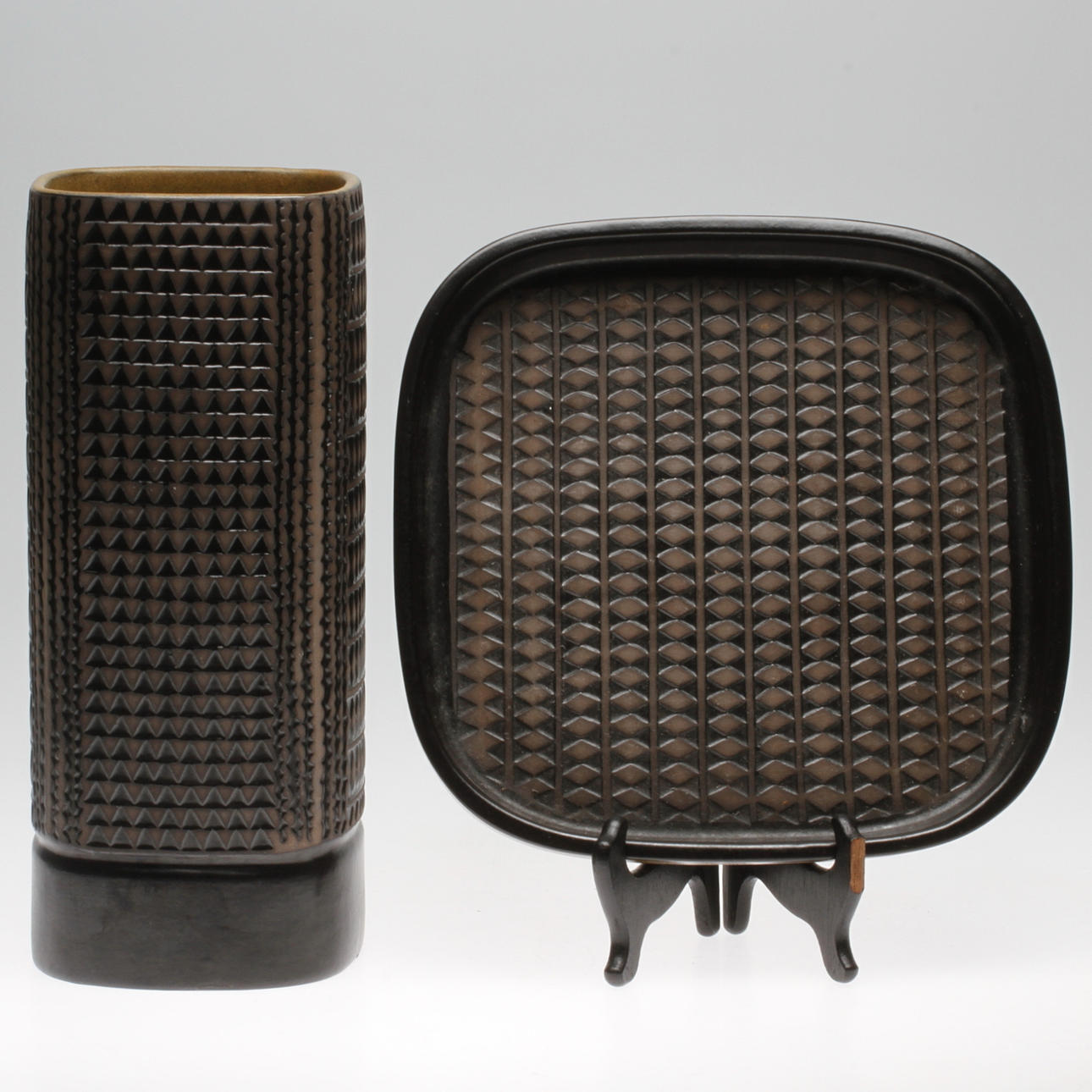 FAT samt VAS, keramik, "Tapah"(1964-67), Mari Simmulson, Upsala-Ekeby.