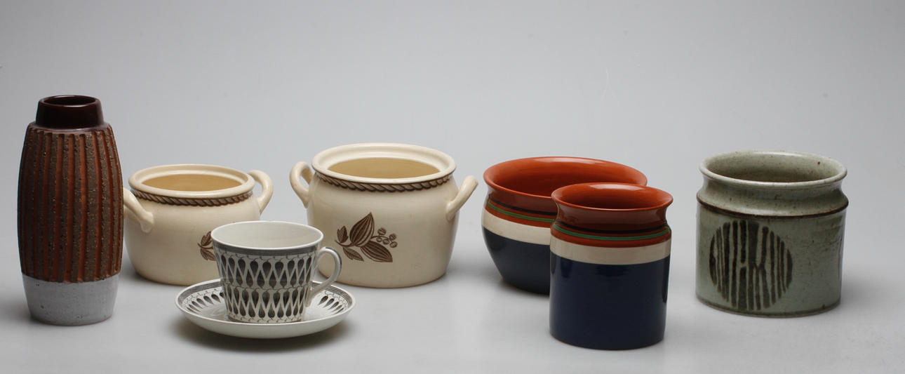 KERAMIKFÖREMÅL, 7 delar, bl.a. Upsala Ekeby.