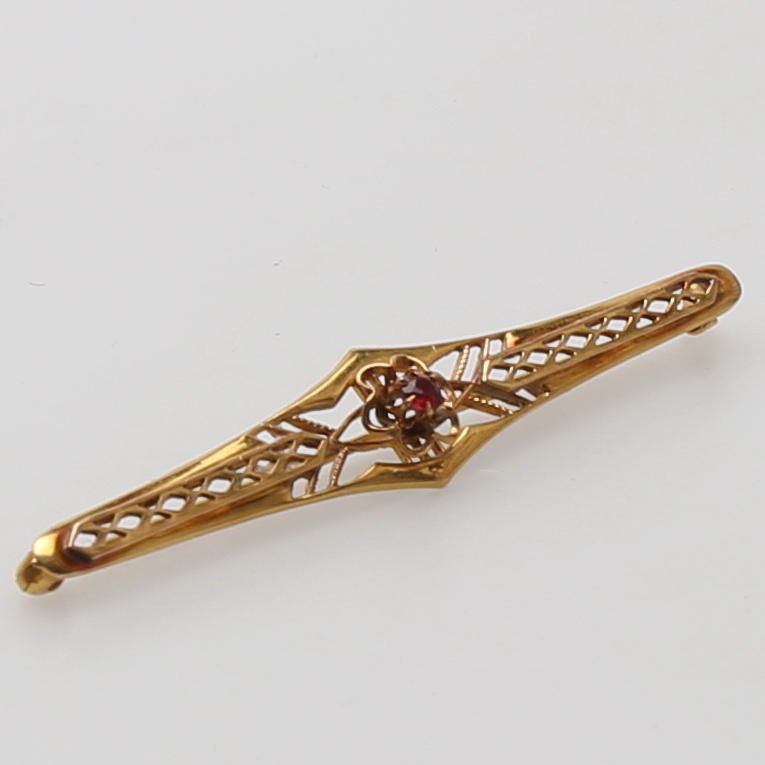 BROSCH, 10 k, gulguld, vikt 2,5 gram.