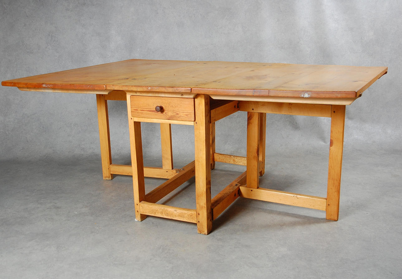 SLAGBORD, med lådor, 1800-tal.