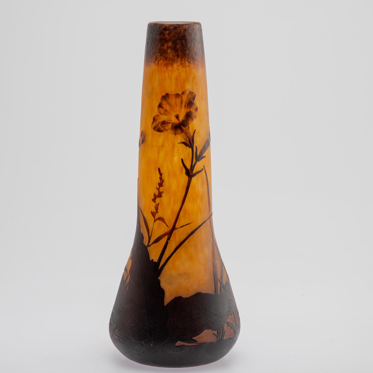 DAUM FRÈRES. 'Bignones' vas, Nancy, ca. 1920.