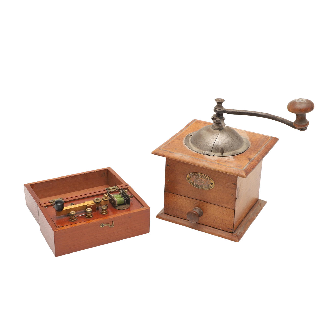 UN TELÉGRAFO EN CÓDIGO MORSE.