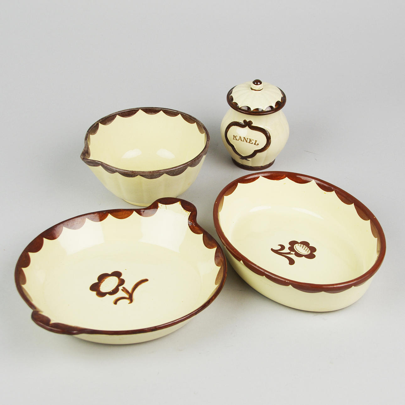 SERVISDELAR, 4 stycken, "Pyro", Gustavsberg.