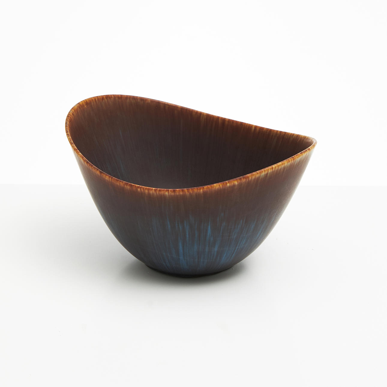 GUNNAR NYLUND. Bowl, Rörstrand, stoneware.