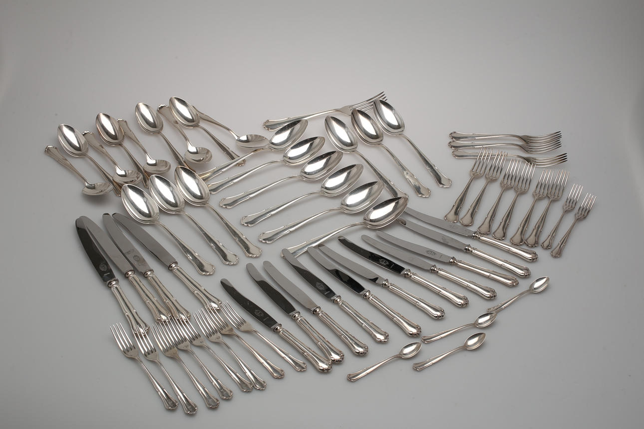 BESTICKDELAR, "saga", nysilver 60 delar.