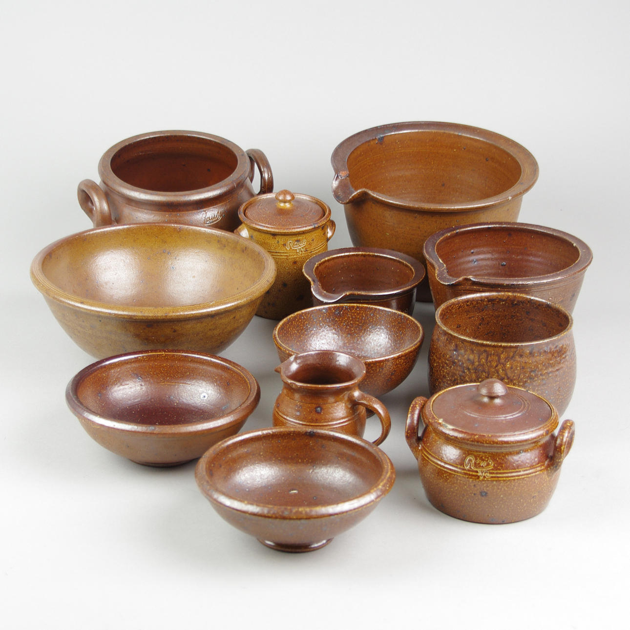 KRUS M.M., keramik, Raus.