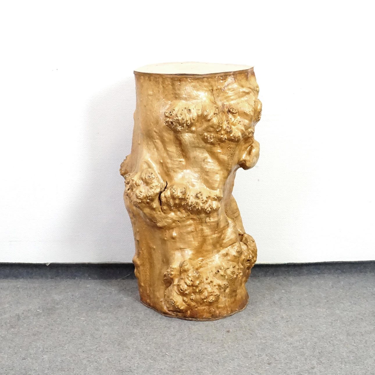 Piedestal, vril/masurknöl.