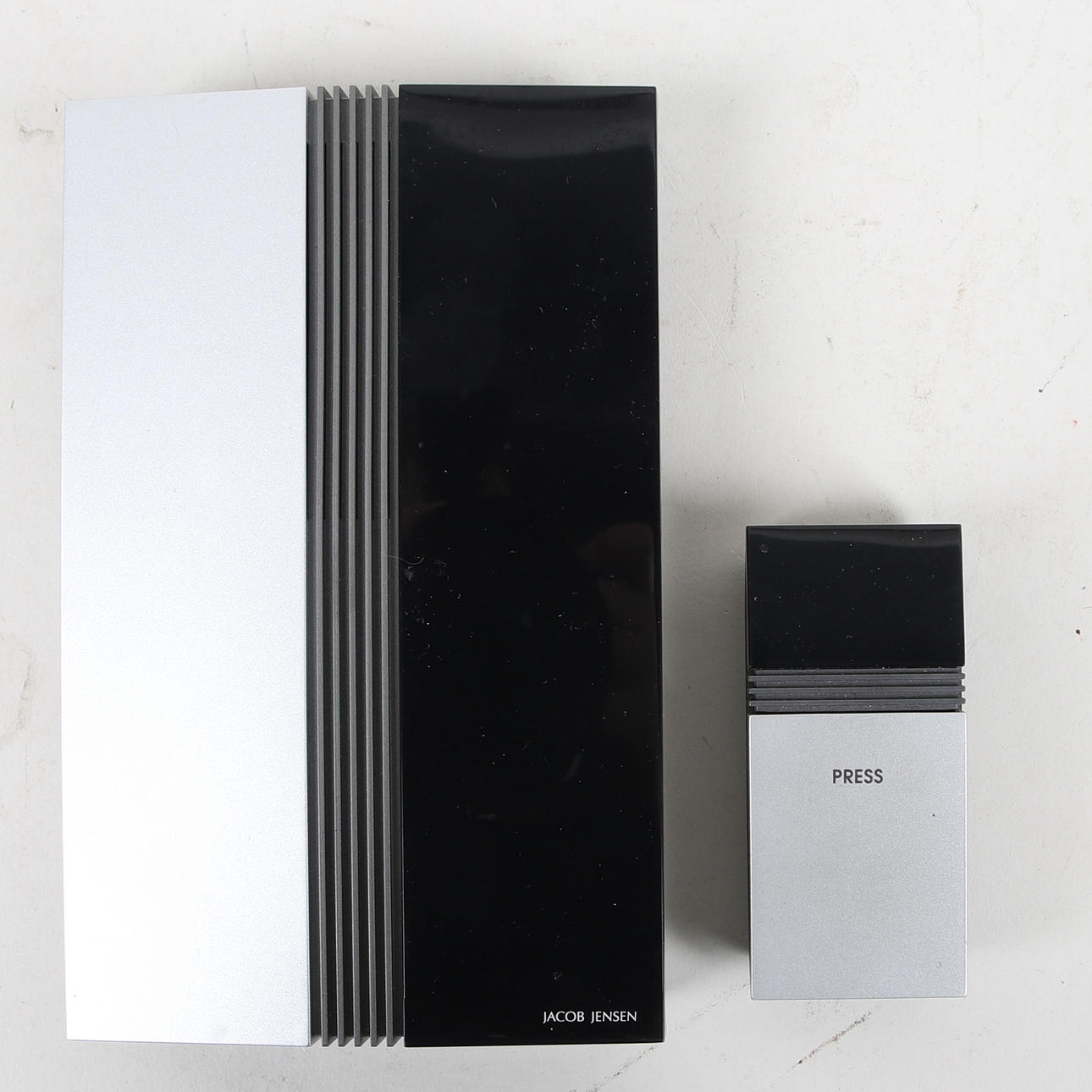 DØRKLOKKE, Jacob jensen.