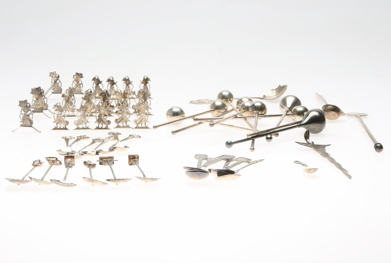 SILVERFÖREMÅL M M, 34 st, 1900-tal.