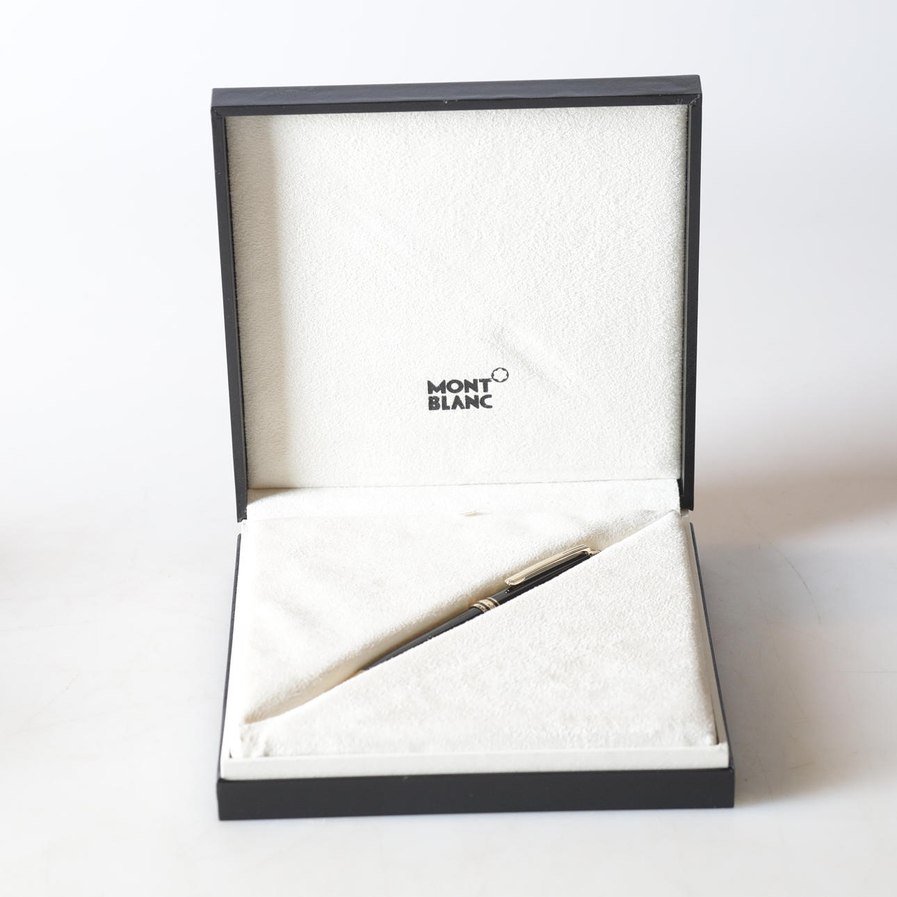 INK PEN, MontBlanc Meisterstück, Unicef “Signature for Good”, 2009.