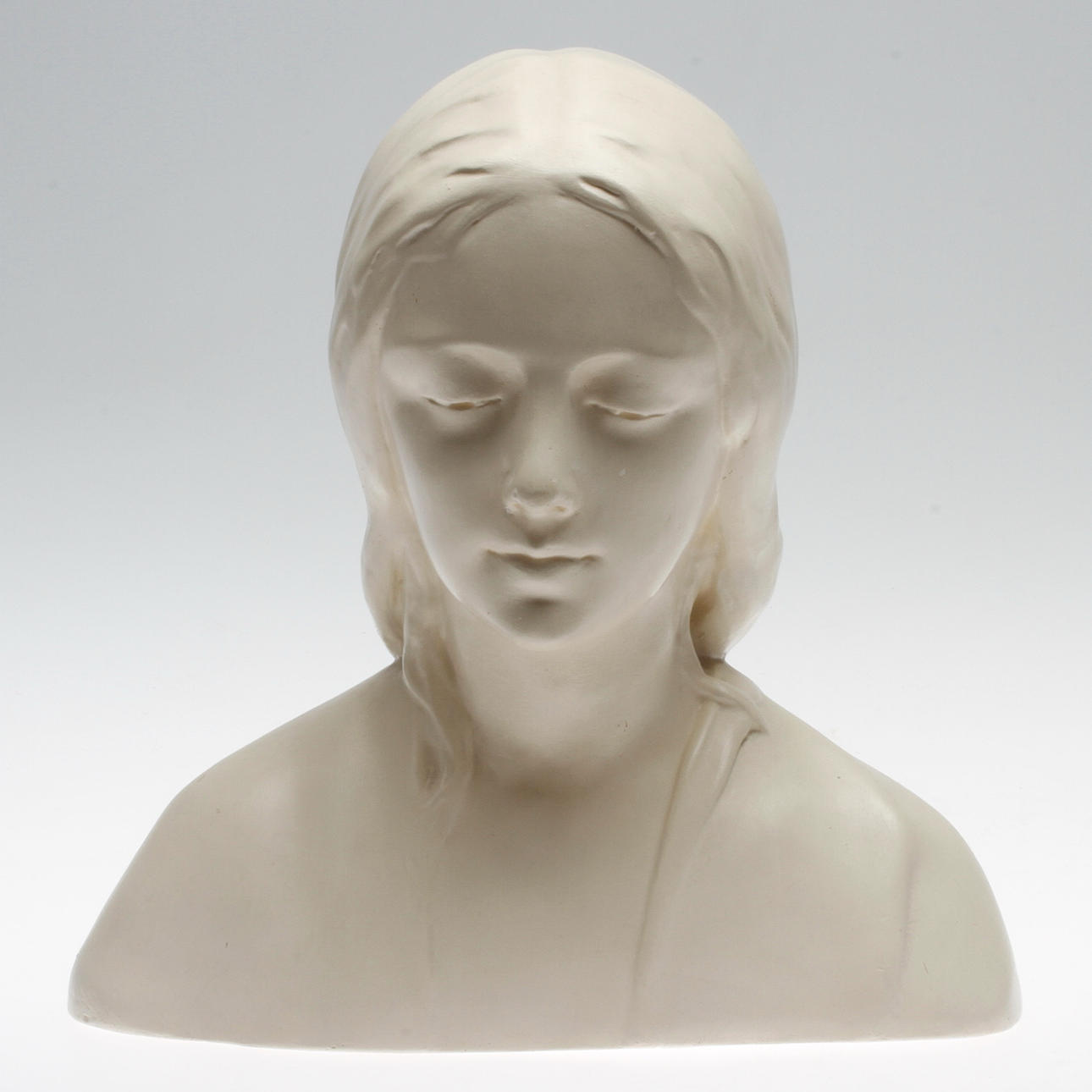 OIDENTIFIERAD KONSTNÄR. Skulptur, gips, signerad.