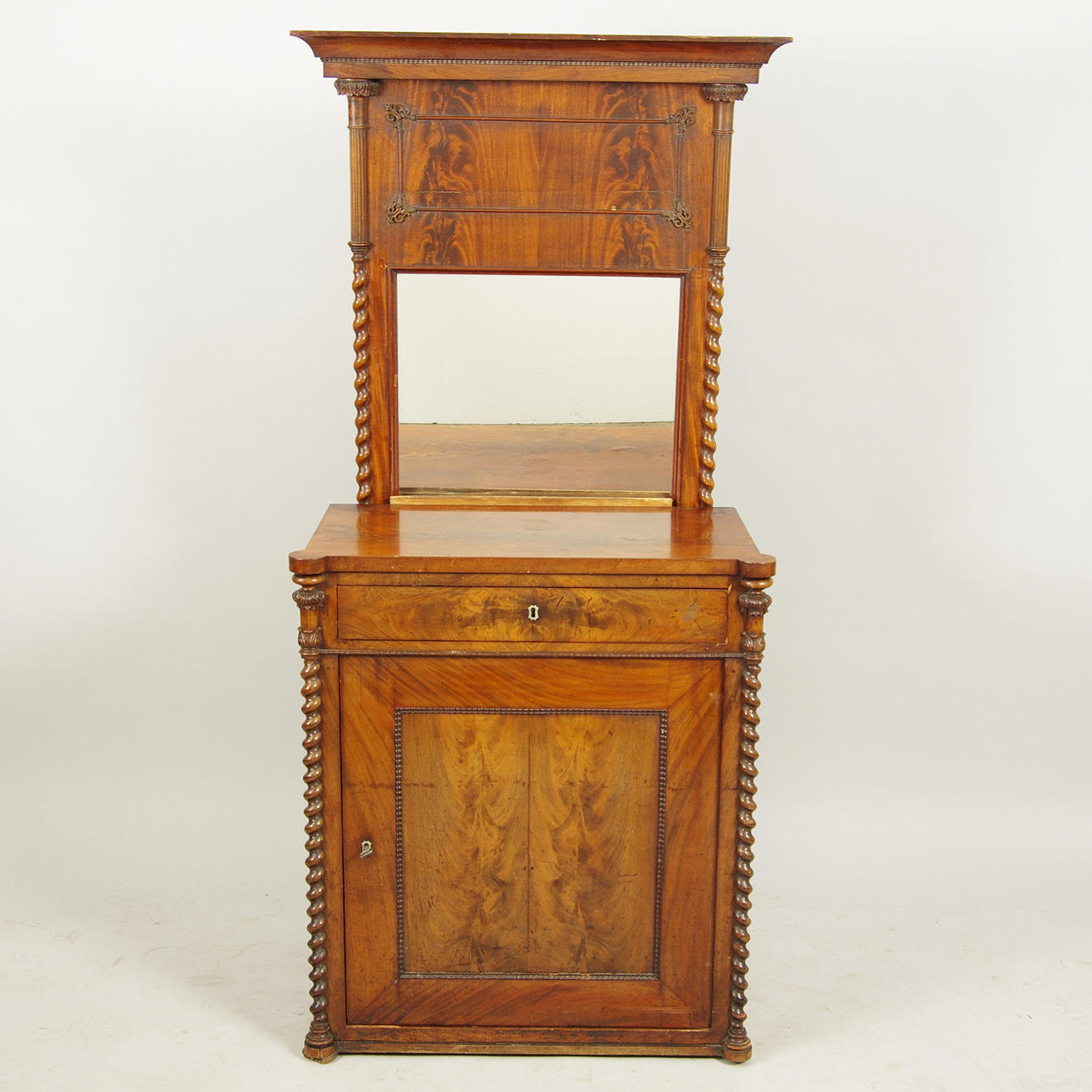 SPEGEL SAMT SKÅP, mahogny, sent 1800-tal.