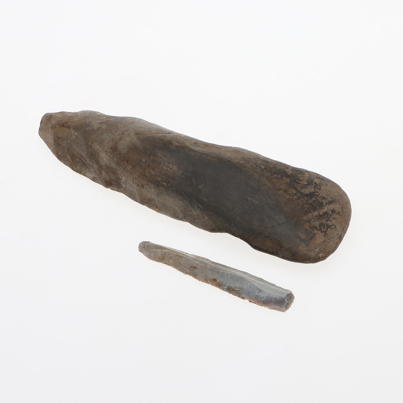VERKTYG, 2 st, stenåldern.