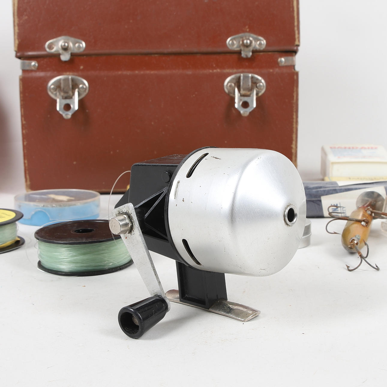 FISHING EQUIPMENT, incl. Abumatic 220.