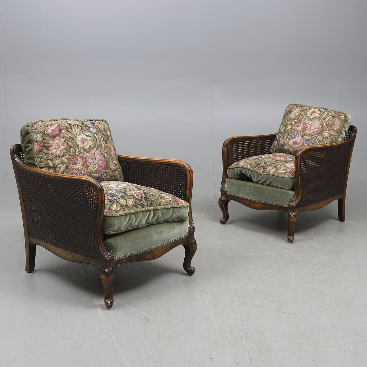 FÅTÖLJER, ett par, chippendale-stil, 1900-talets första hälft.