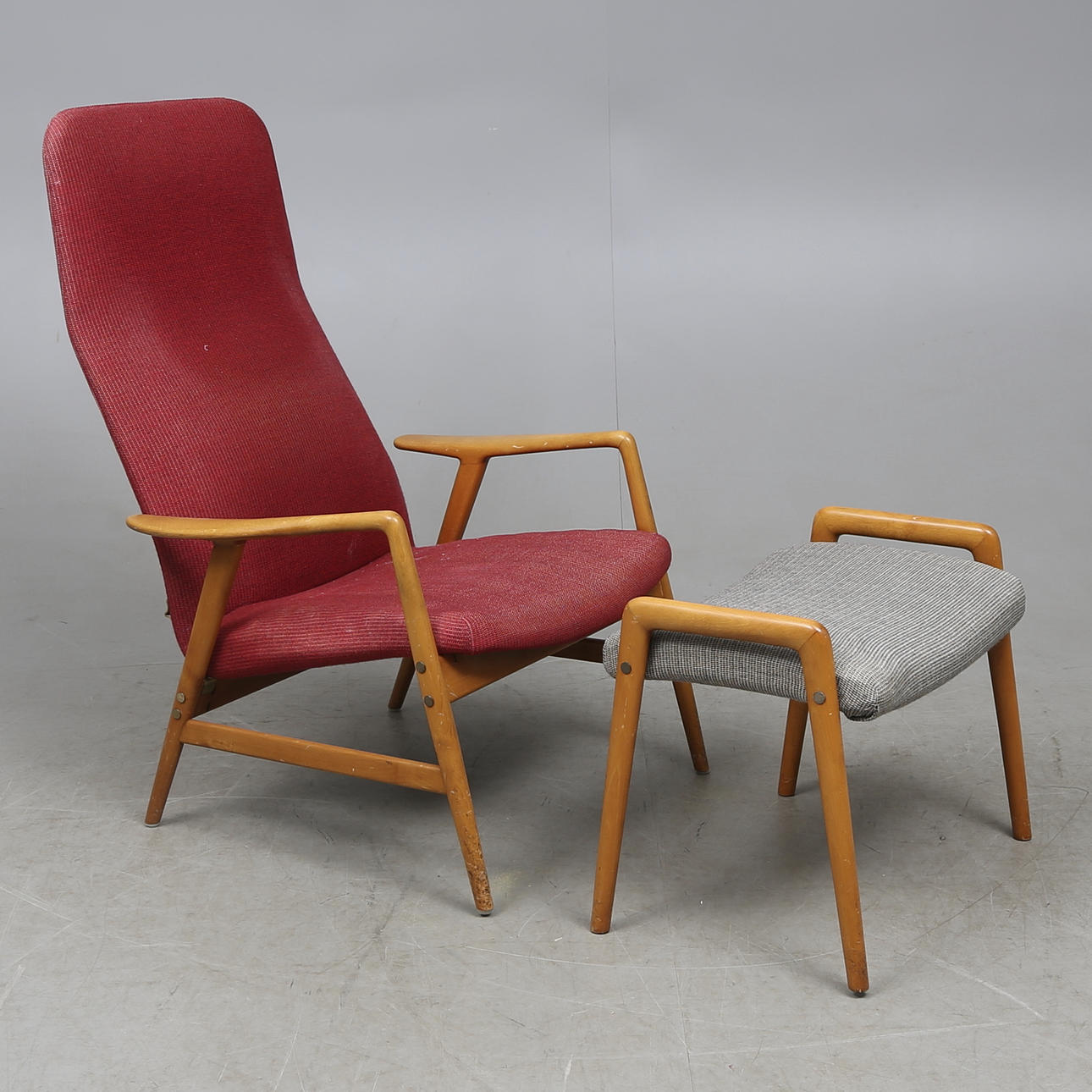 FÅTÖLJ MED FOTPALL, Alf Svensson, Ljungs industrier, 1900-talets andra hälft.