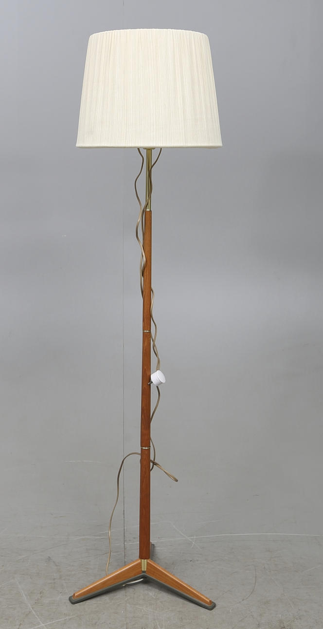 GOLVLAMPA, 1900-talets andra hälft.