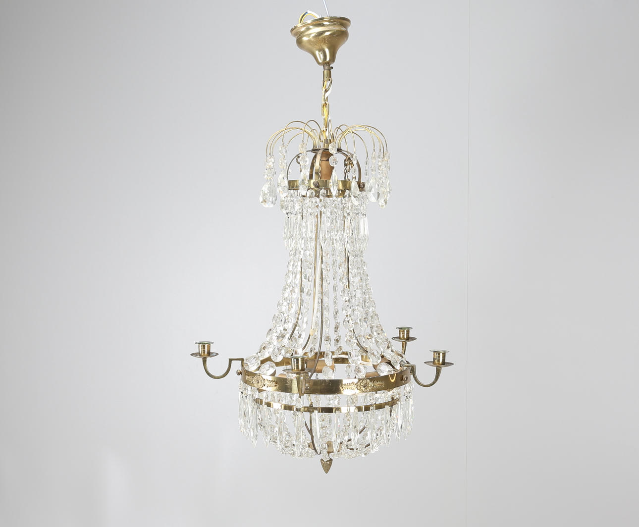 KRISTALLKRONA, Gustaviansk stil, elektrifierad, 1900-talets mitt.