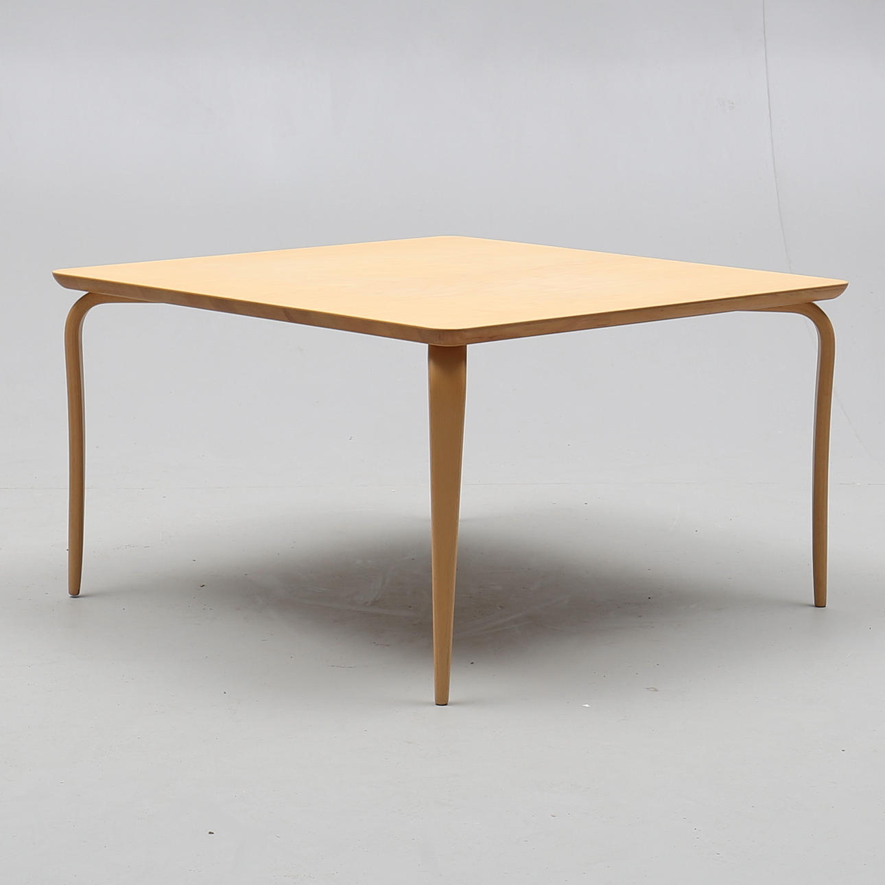 BORD, "Annika", Bruno Mathsson, Bruno Mathsson international, Värnamo 2006.