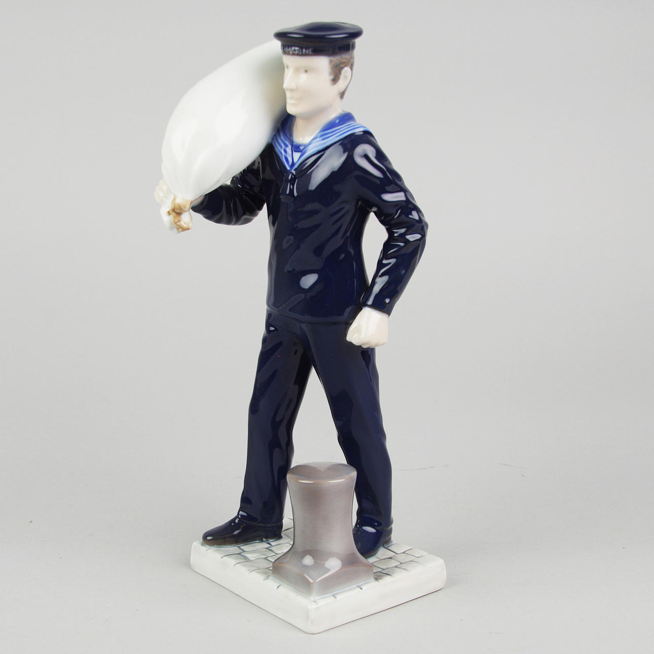 FIGURIN, porslin, sjöman, Bing & Gröndal.