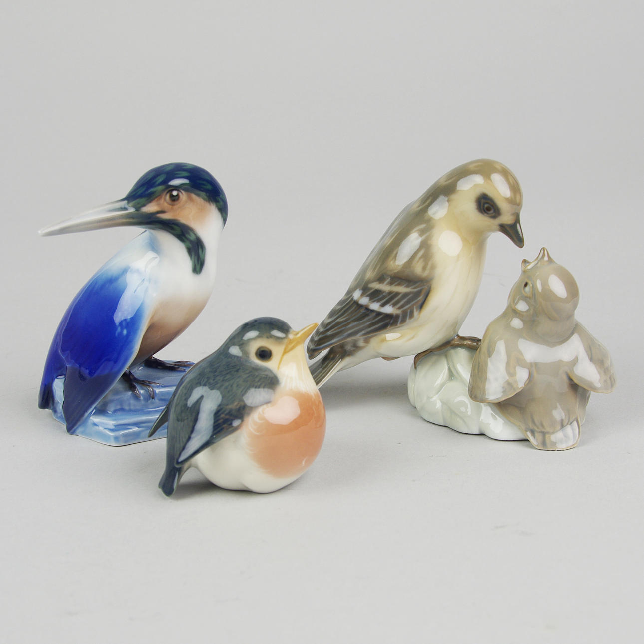 FIGURINER, porslin, 3 stycken fåglar, Royal Copenhagen samt Bing & Gröndal.