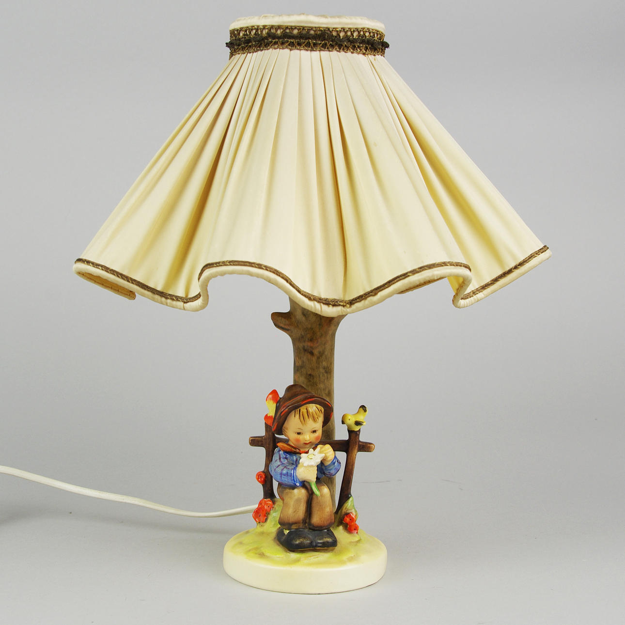 BORDSLAMPA, porslin, Hummel.